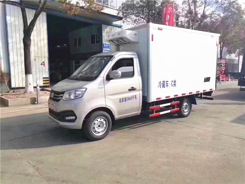 國六 長安跨越王3米冷藏車